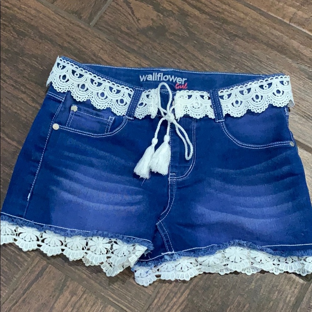 Wallflower girl size 12